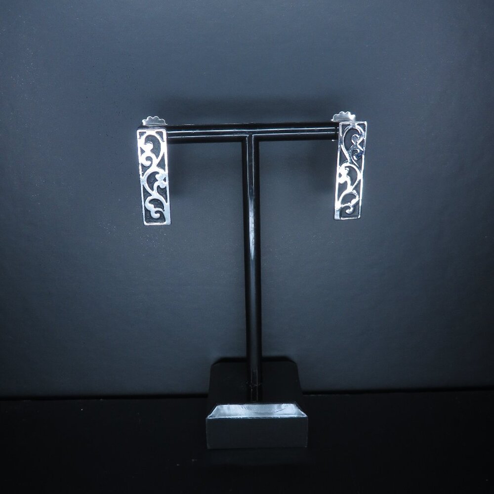 Silver Tone and Black Bar Posts